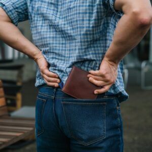 Health Impact of using Wallet in backpack